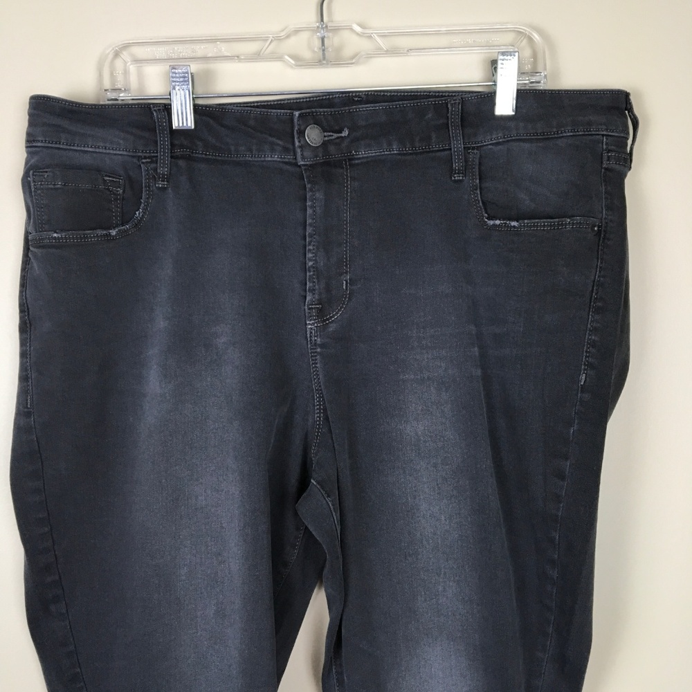 OLD NAVY ROCKSTAR MID RISE BLACK JEANS DISTRESSED - Picture 3 of 7